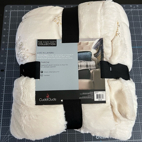 Cuddl Duds Cozy Throw Blanket - Snowflakes - Picture 4 of 5